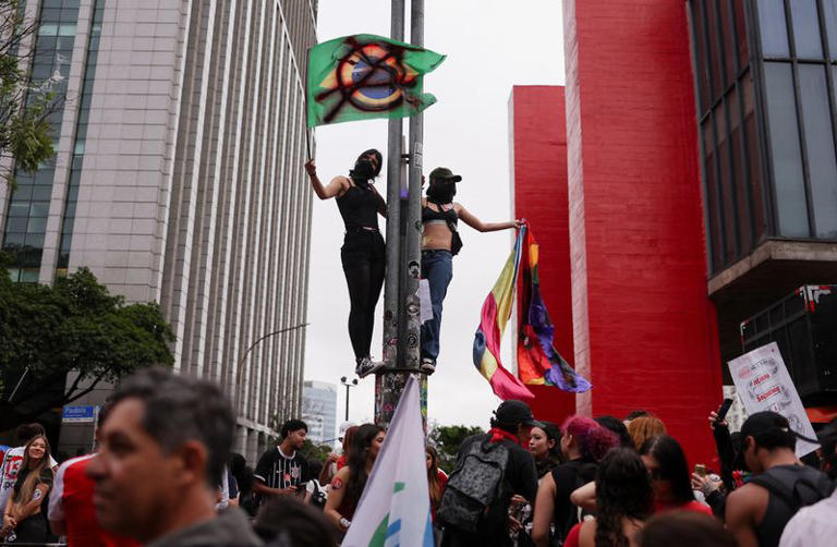 Rallying in Sao Paulo, presidential candidates seek votes and political ...