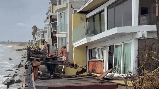 Tropical storm Rachel tears through Southern California waterfront homes