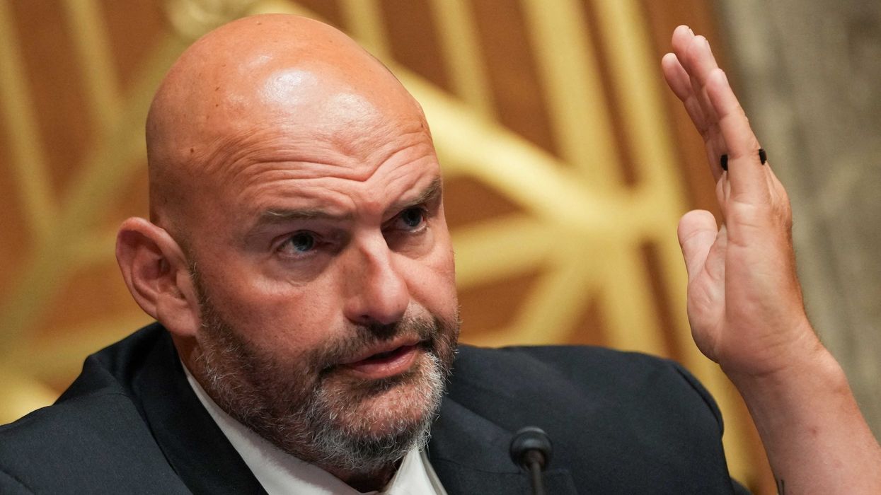 Insiders say life with estranged senator is 'soul-crushing'