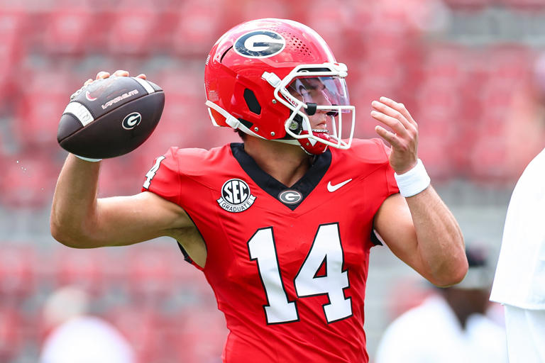 Georgia takes No. 1 spot in AP Top 25 college football poll