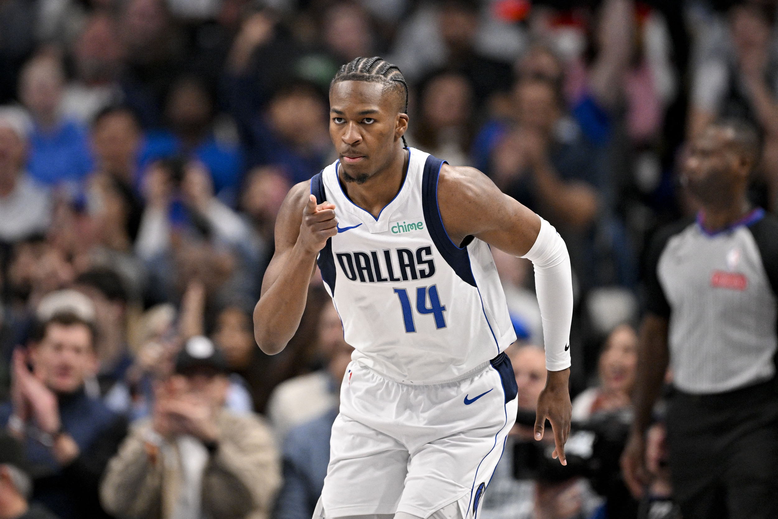 Warriors waive Miles Kelly
