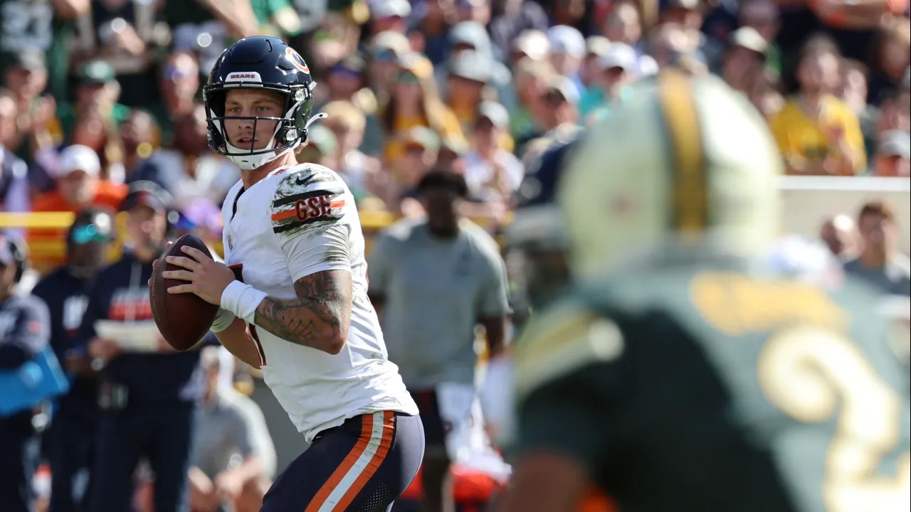 Why Tyson Bagent was benched for Case Keenum in Bears-Packers rivalry game
