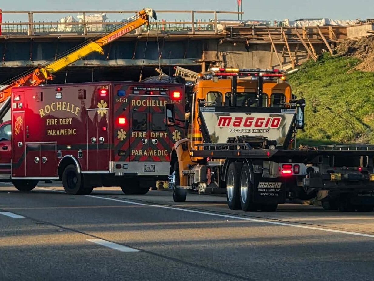 One person dead from single-vehicle crash in Ogle County