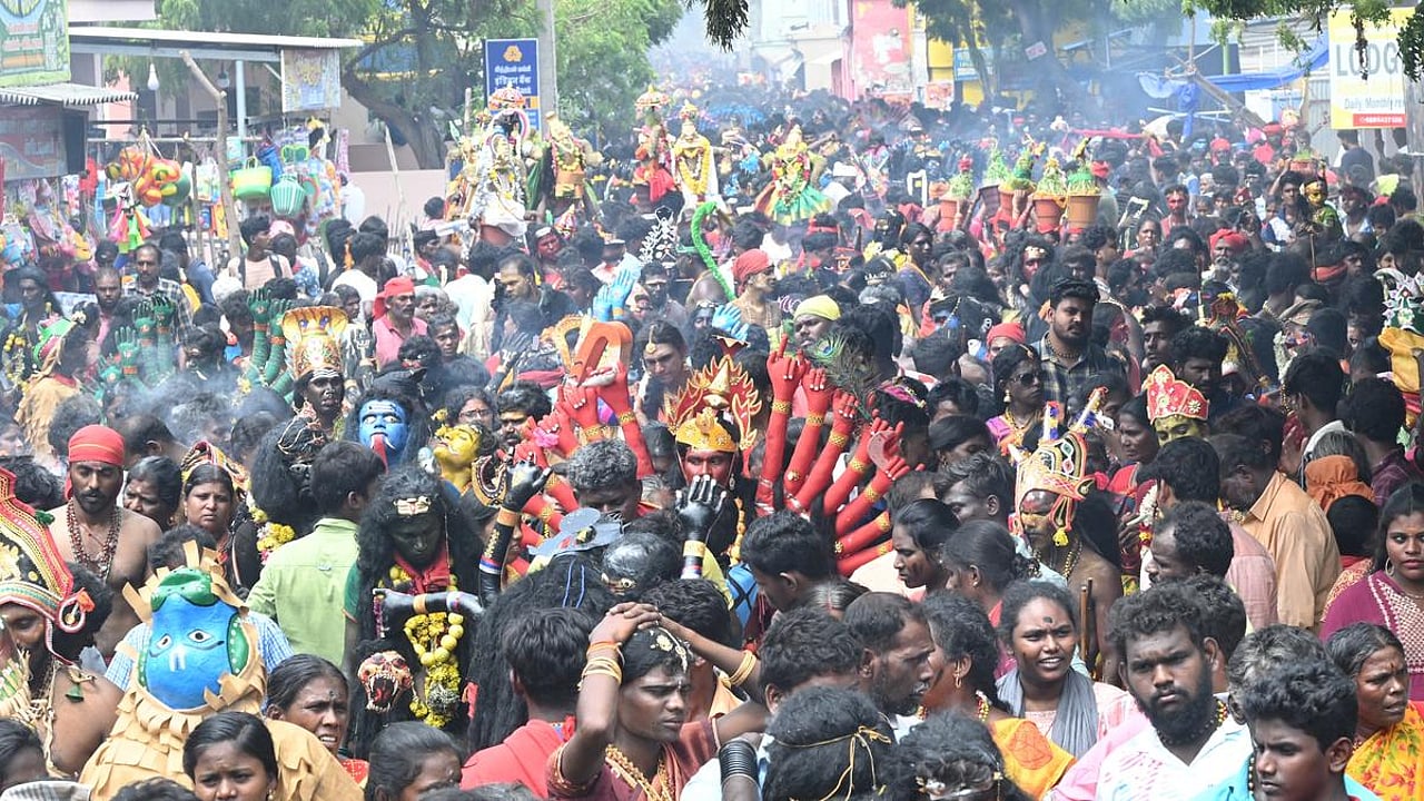 Thoothukudi's Kulasekarapattinam gripped by Dussehra fervour as ...