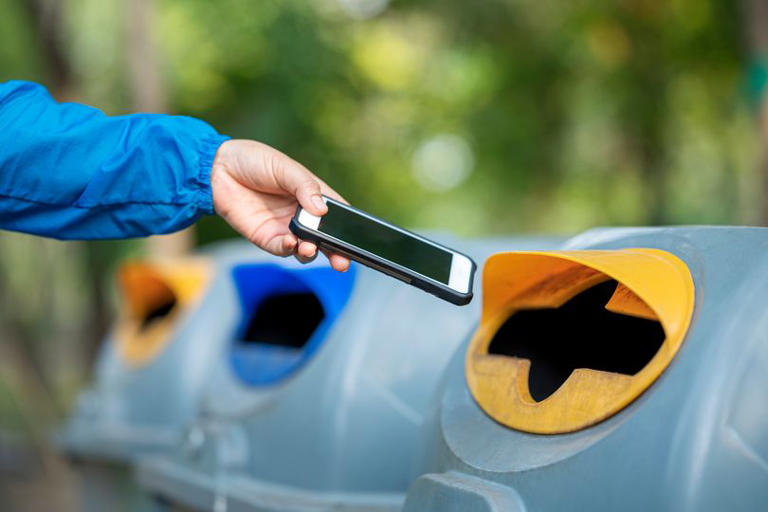 Irish consumers fuelling 'fast tech' trend leading to rise in discarded ...