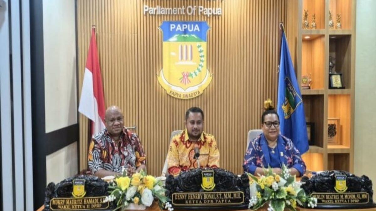 DPR Papua: Satu tahun Papua cerah, teruslah bekerja nyata
