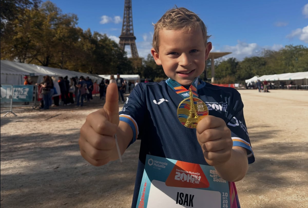 À 8 ans, Isak émeut Paris : amputé après deux cancers, il boucle sa ...