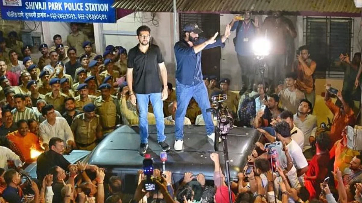 Aaditya Thackeray, Amit Thackeray among 25 booked over Mumbai protest ...