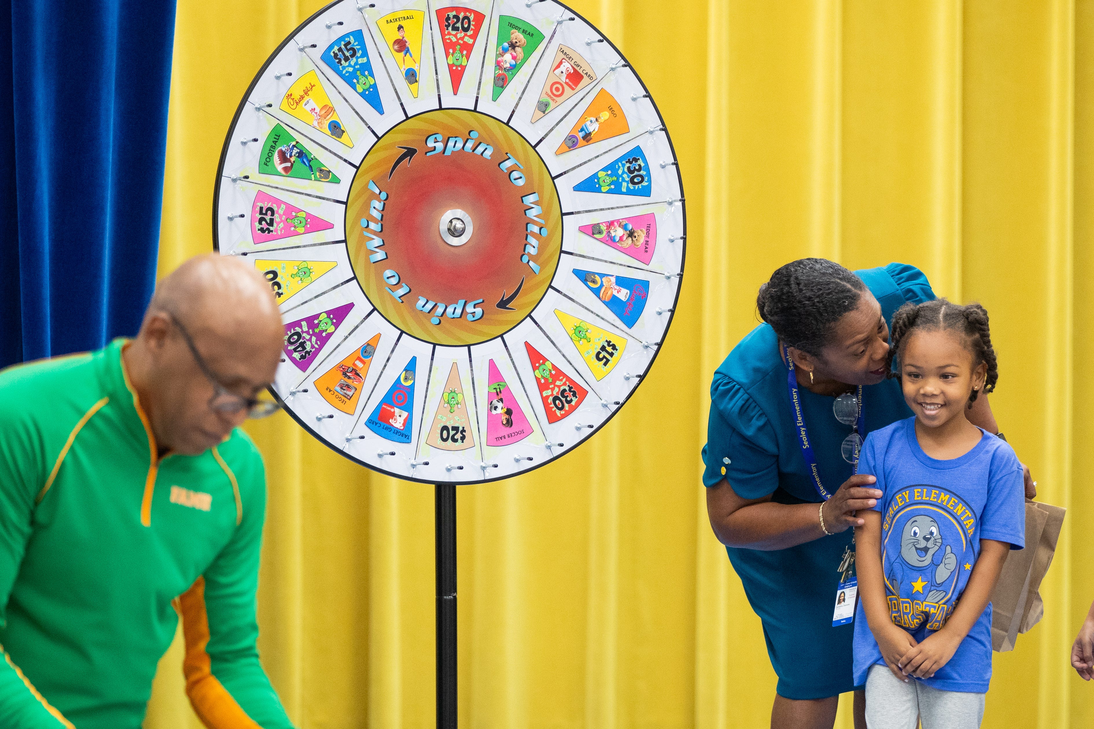 Sealey Elementary, local leaders celebrate grade jump with assembly