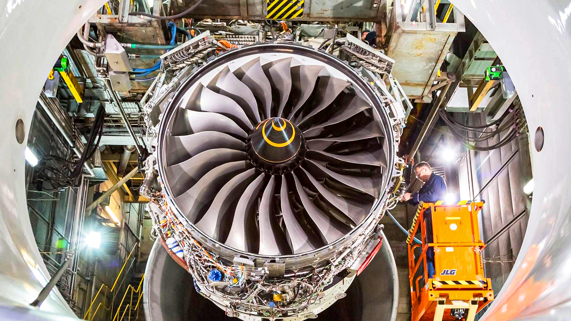 Bird strikes, blade-offs & water walls: How jet engines get certified ...