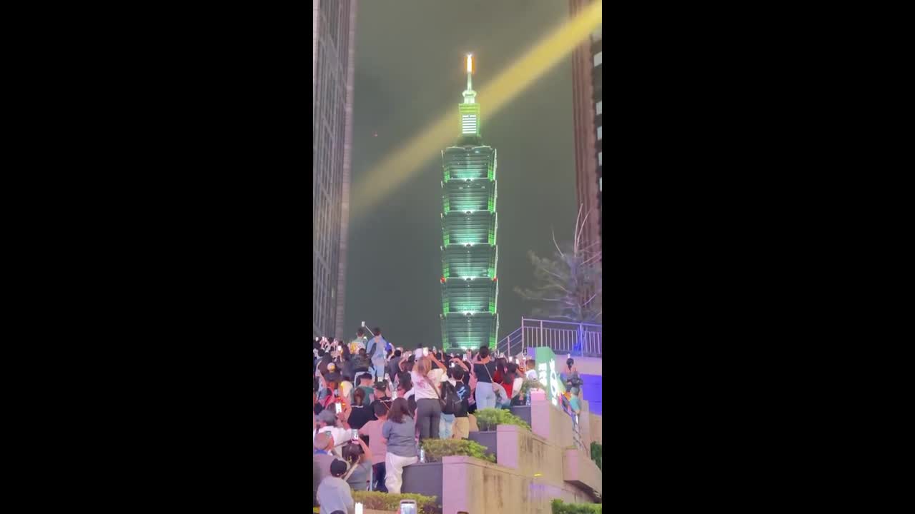 Taipei 101 dazzles with fireworks show to celebrate Taiwan National Day