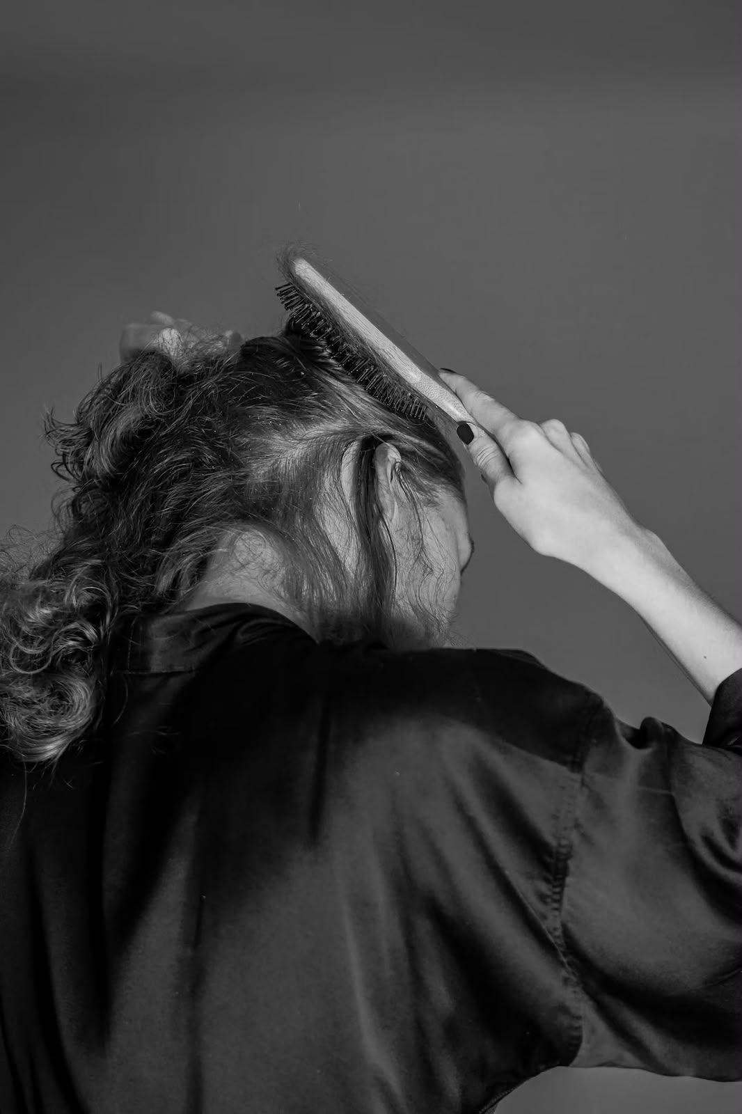 6 cara mengatasi rambut kusut biar bebas dari rambut singa