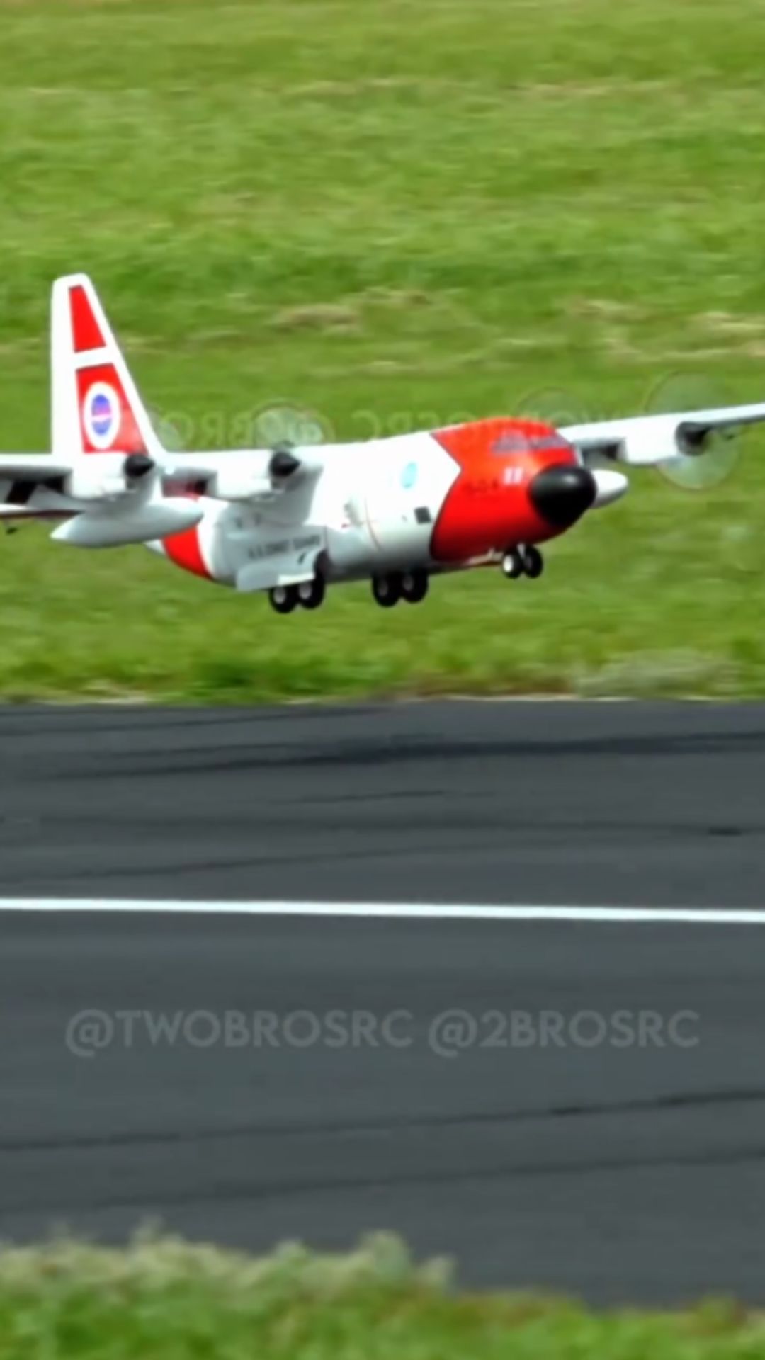 Avios C-130 Hercules RC plane shows smooth landing techniques