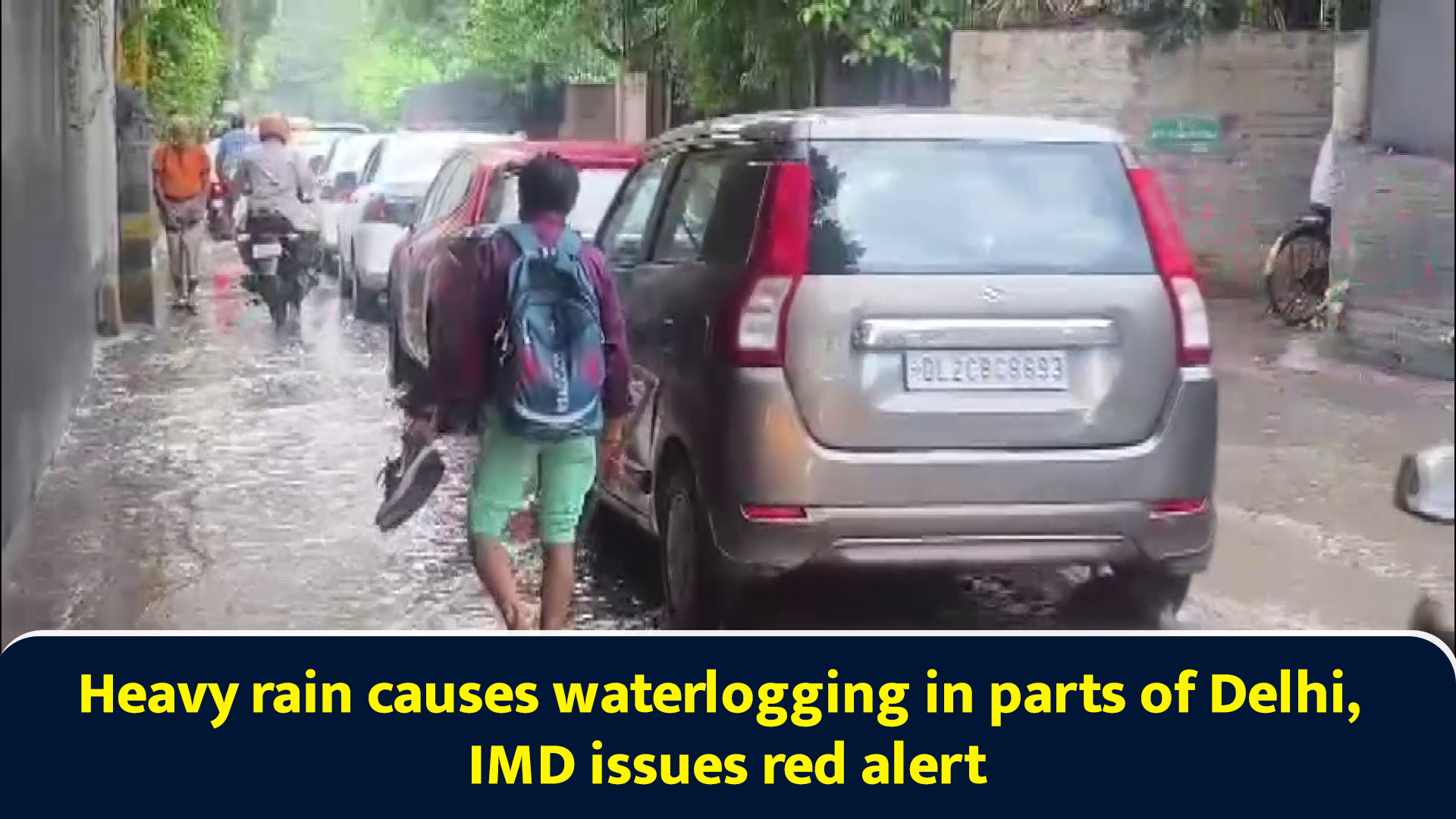 Heavy rain causes waterlogging in parts of Delhi, IMD issues red alert