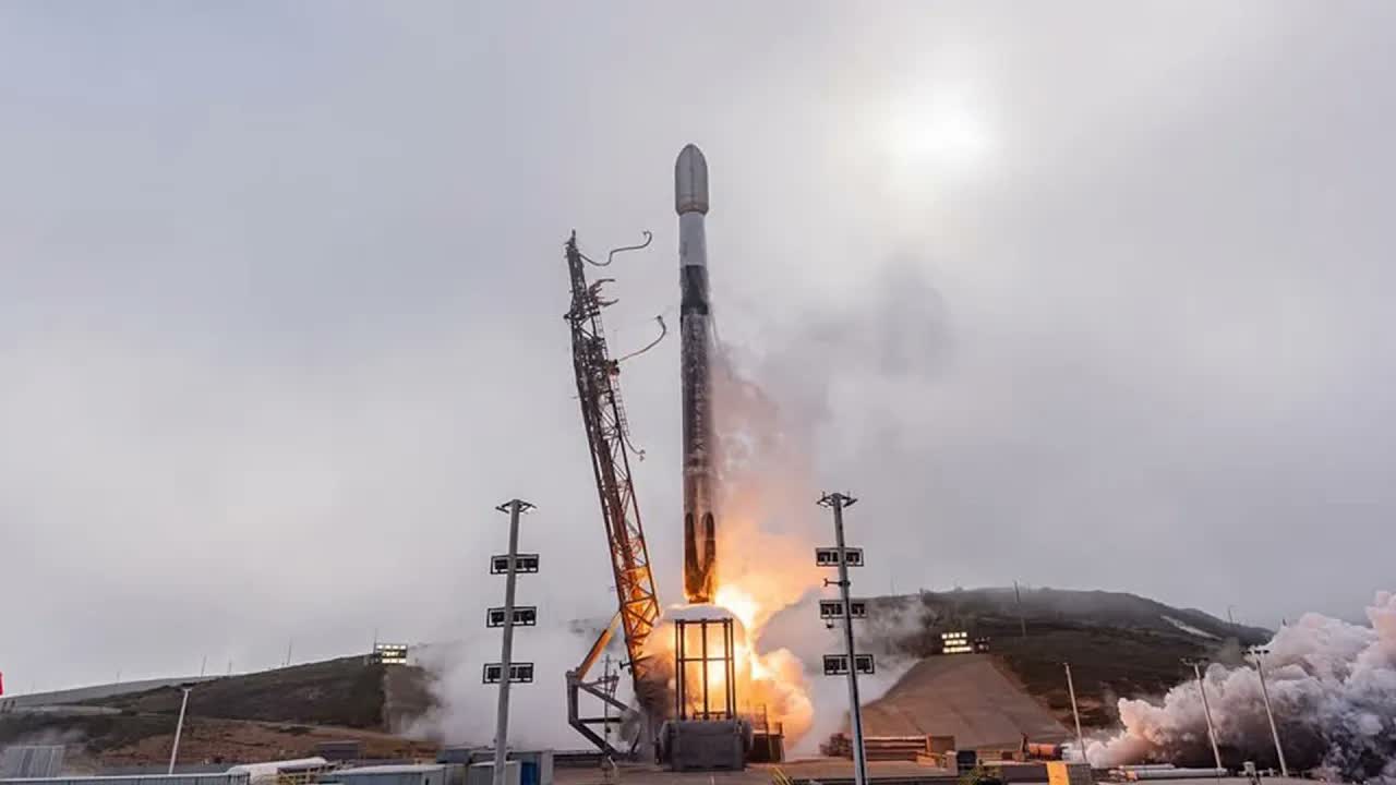 SpaceX launches 24 Starlink satellites, nails rocket landing