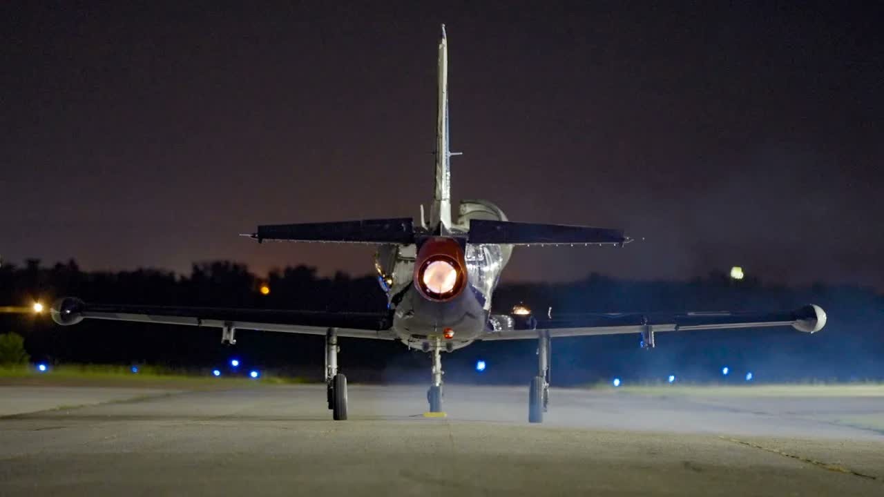A military fighter jet arrived in a shipping container - just 3 days ...