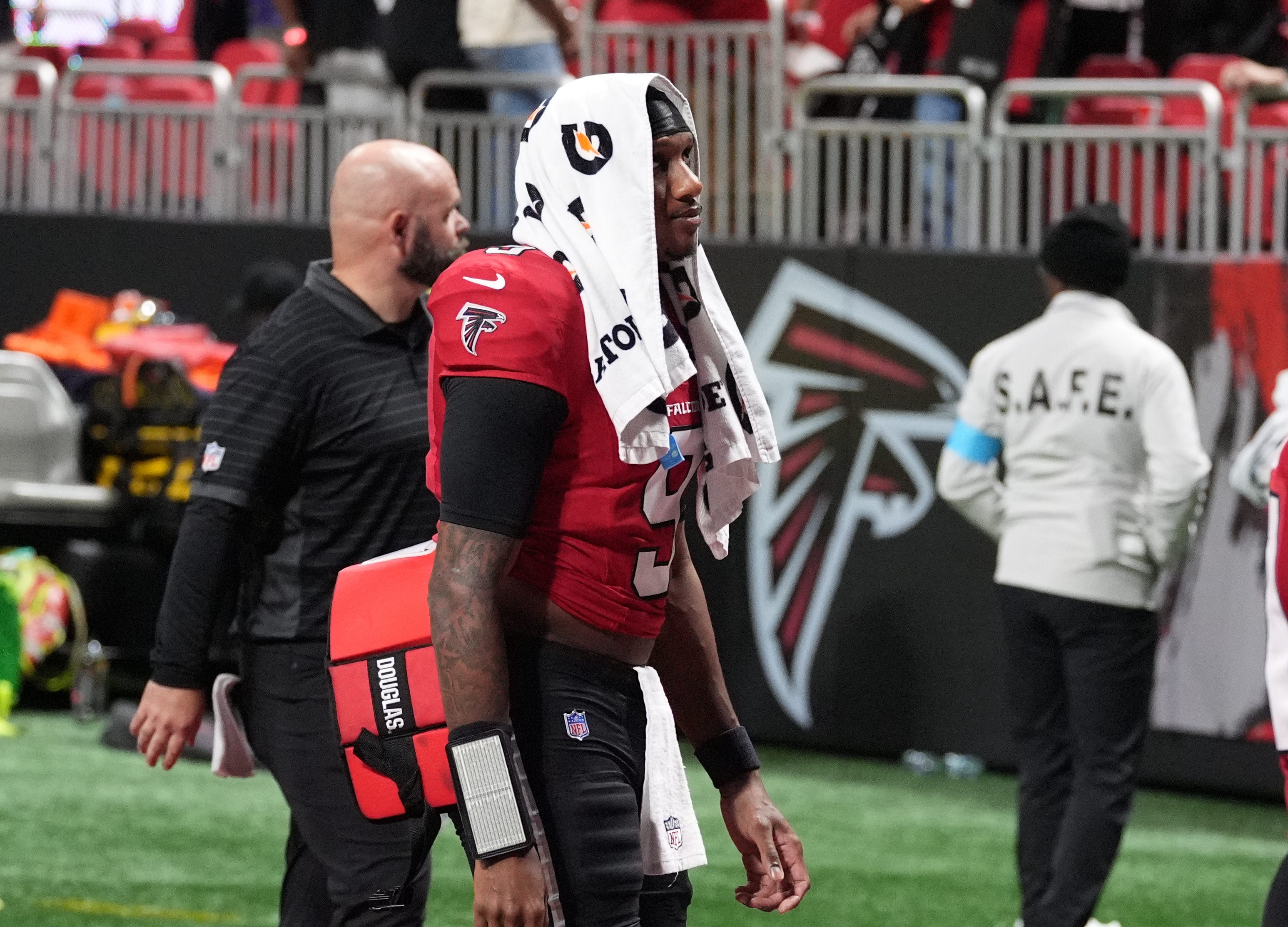 Michael Penix Jr. injury update as Falcons QB exits 'Sunday Night ...