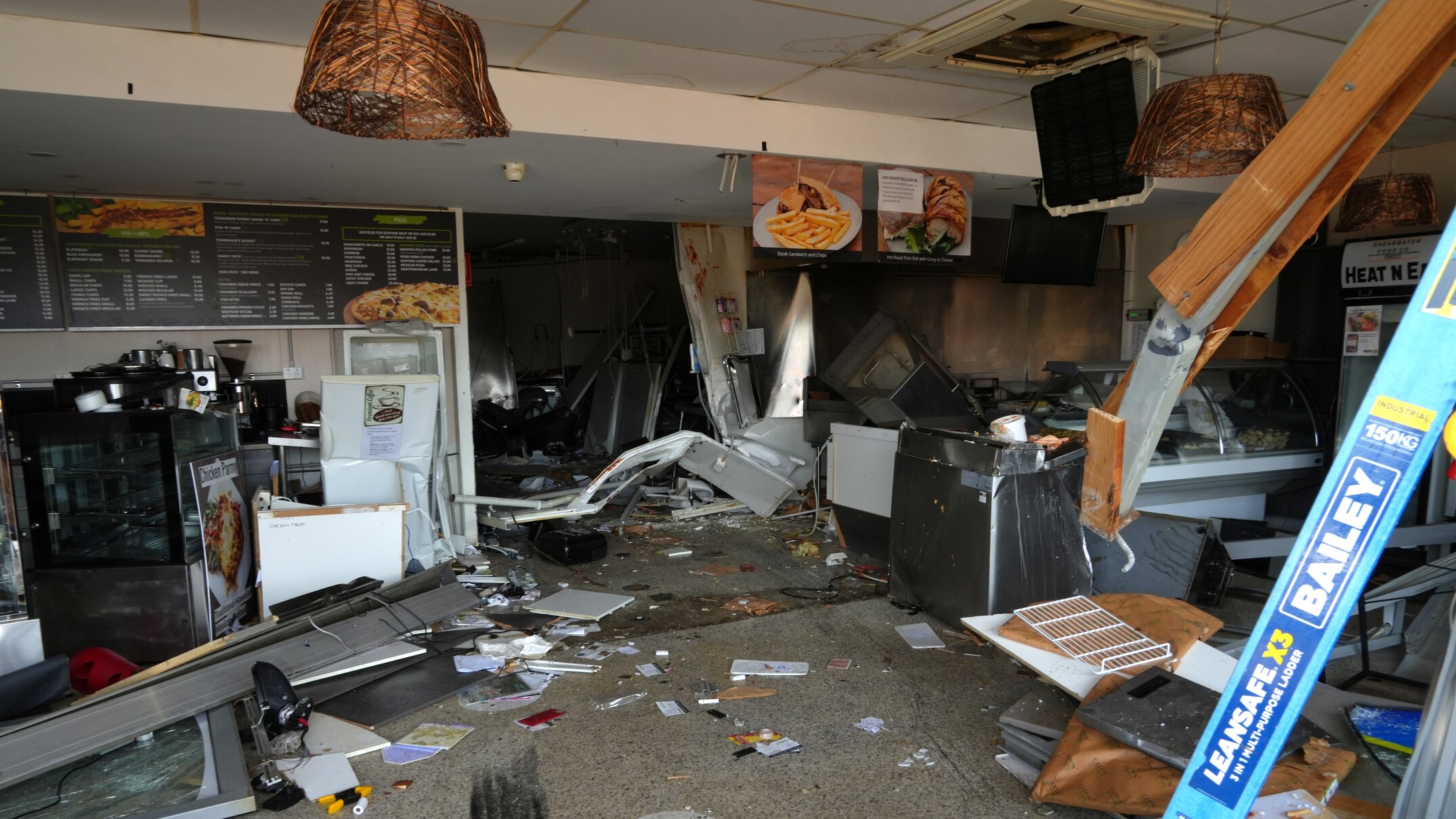 Customer 'lucky to be alive' after 4WD smashes Shearwater Food Company cafe frontage