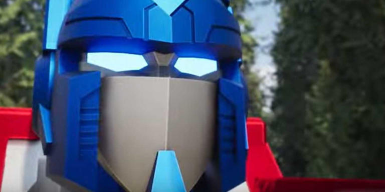 Transformers gives Optimus Prime a massive new 6-part combiner form