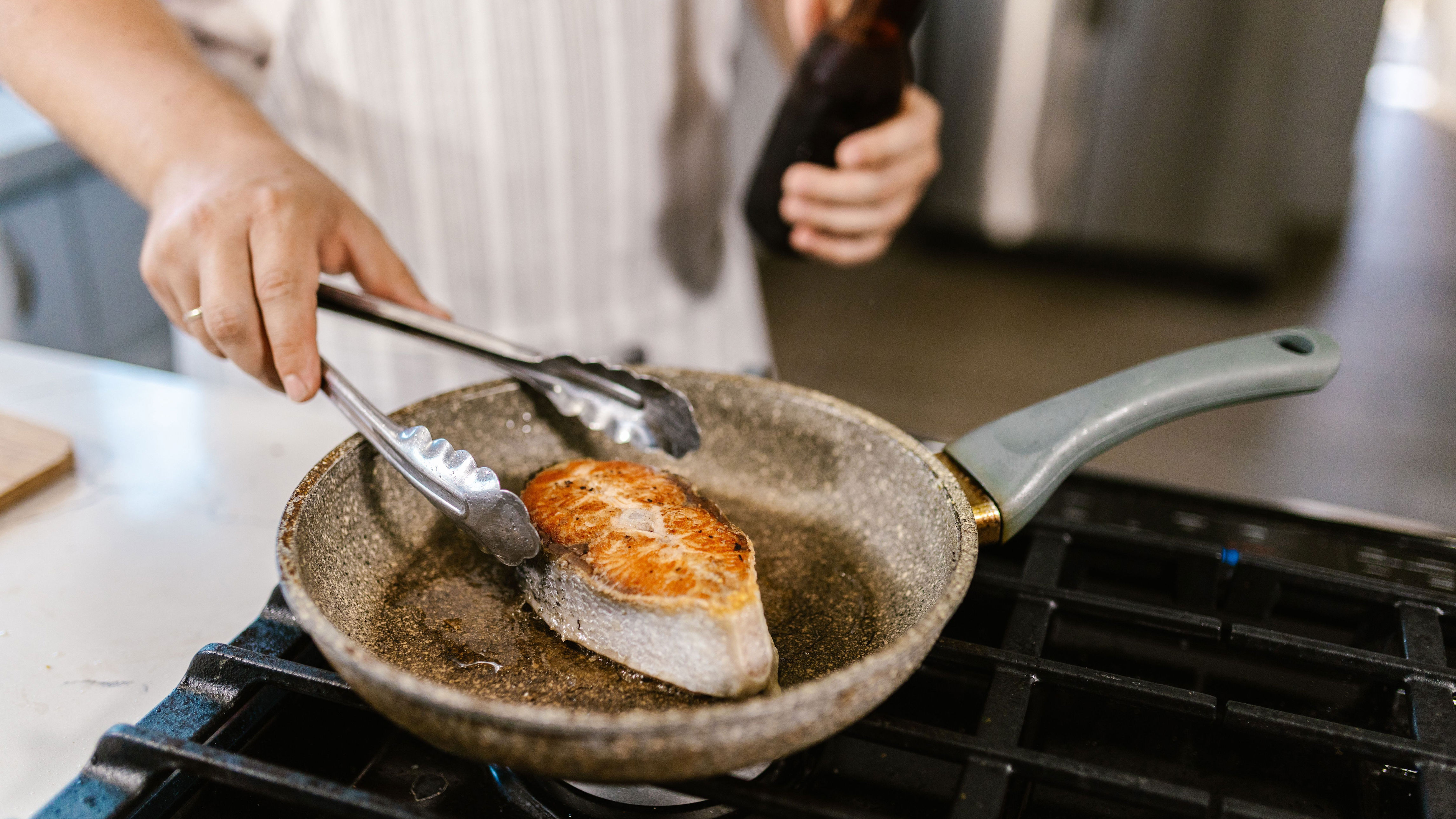 Juan Crujeiras, chef, sobre cómo cocinar pescado en una sartén: «De esa ...