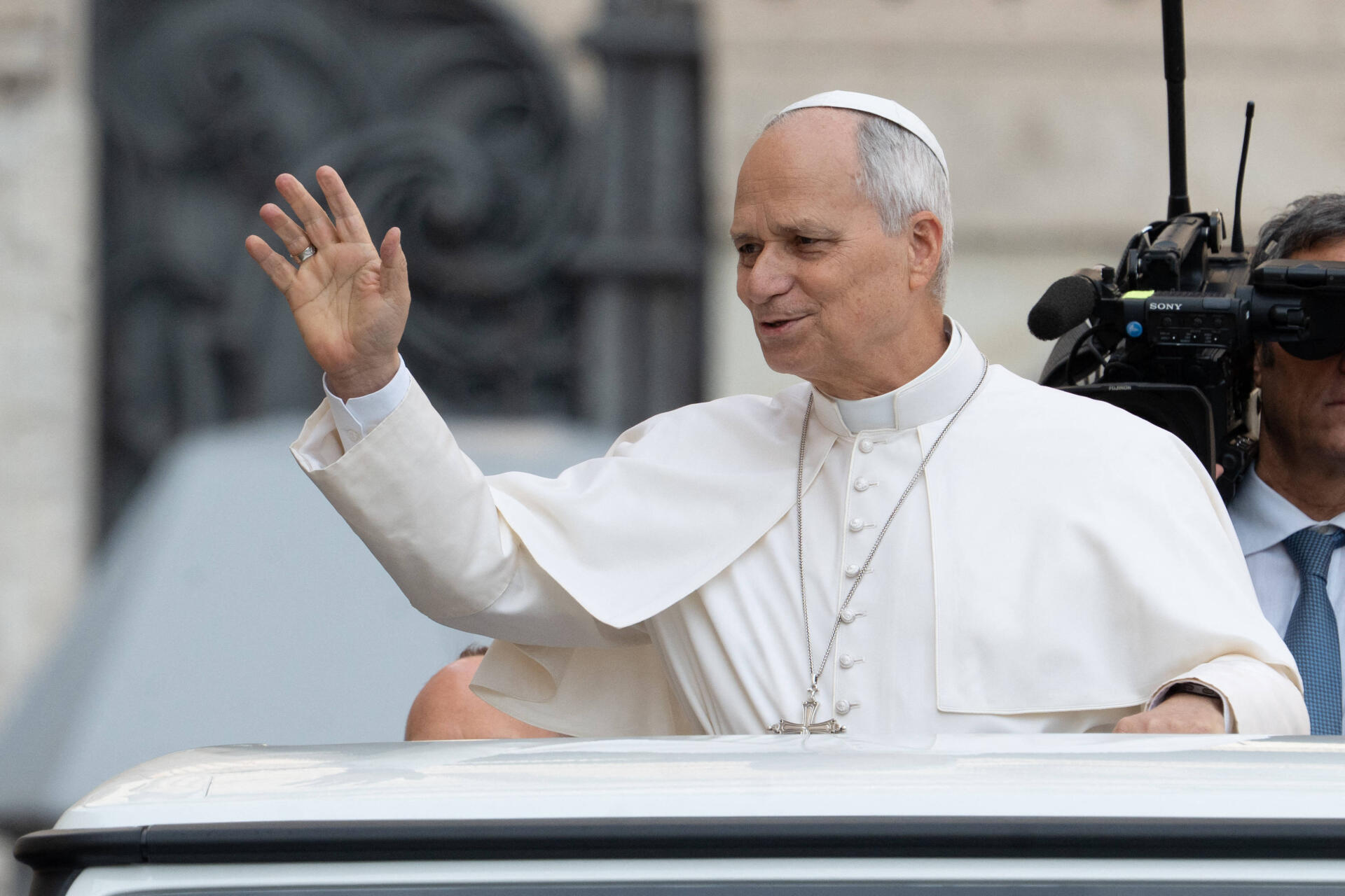 Albert Rösti veut faire venir le pape à Genève en 2027