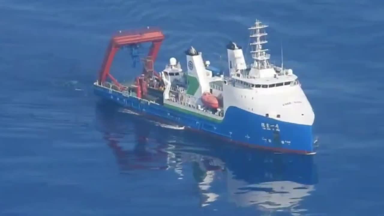 Philippines Coast Guard repels Chinese fishing vessels from island