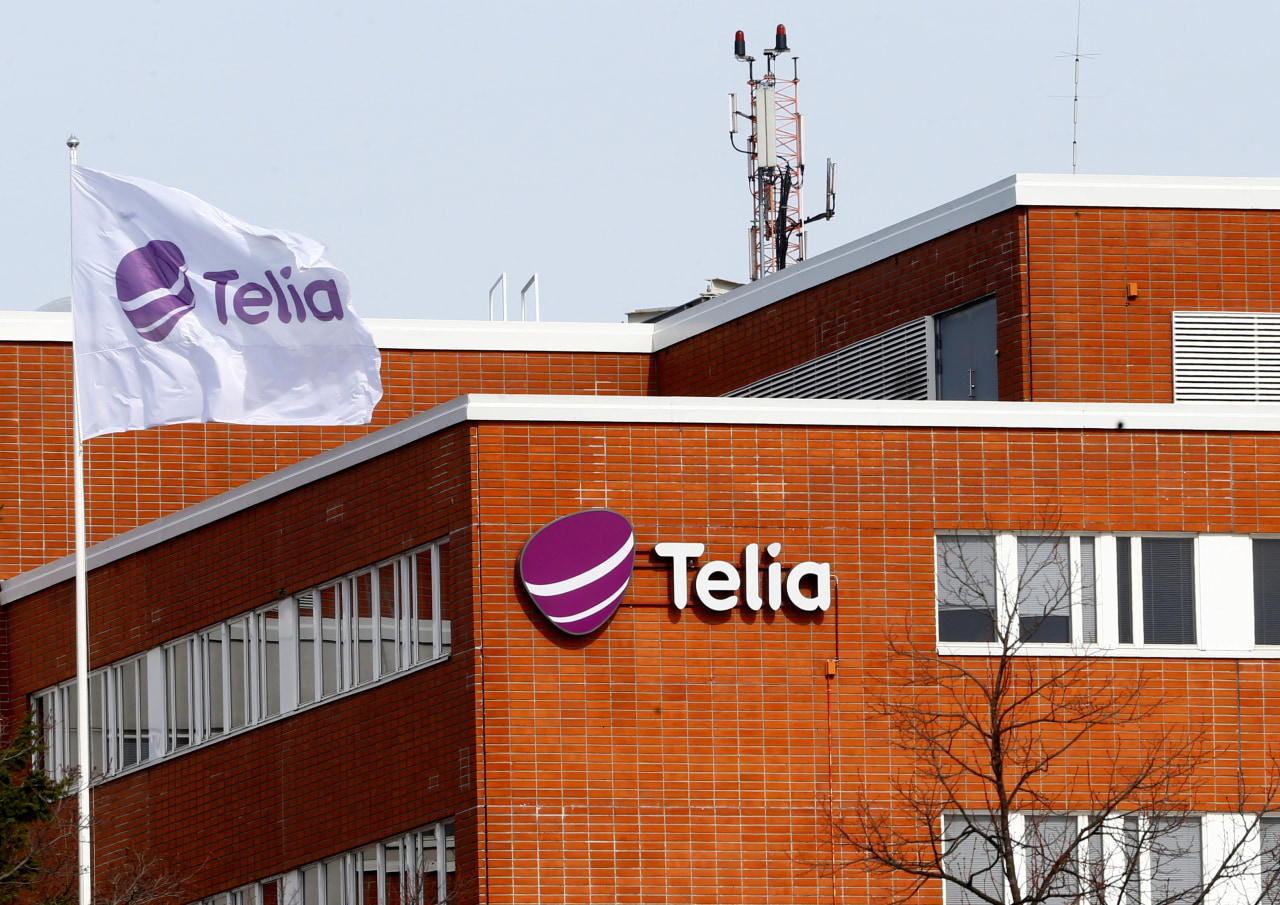 Telia Co. to cut 900 jobs in plan to save $100 million a year