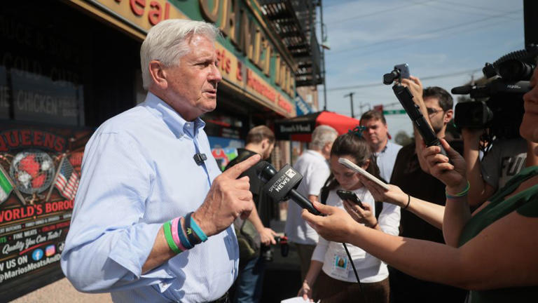 Republican gubernatorial nominee Bruce Blakeman visits a deli as he campaigns against New York Gov. Kathy Hochul on October 2, 2026, in New York. - Spencer Platt/Getty Images