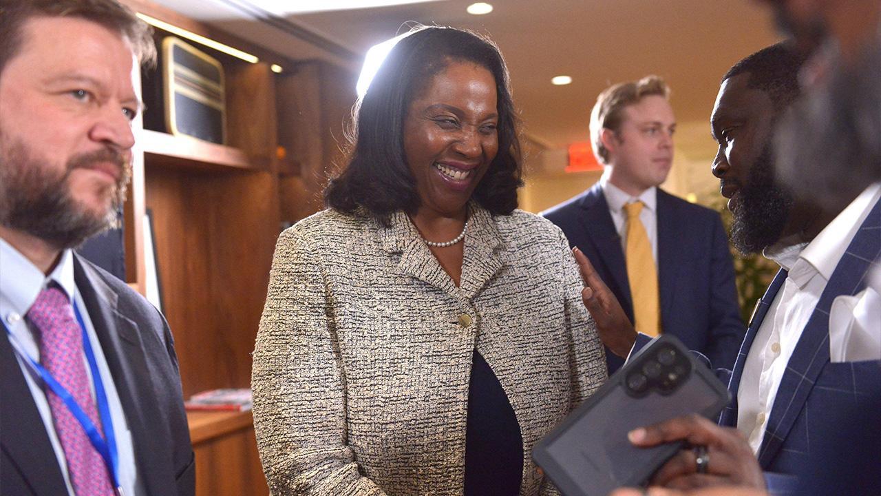 Donald Trump launches investigation to remove Fed Governor Lisa Cook ...