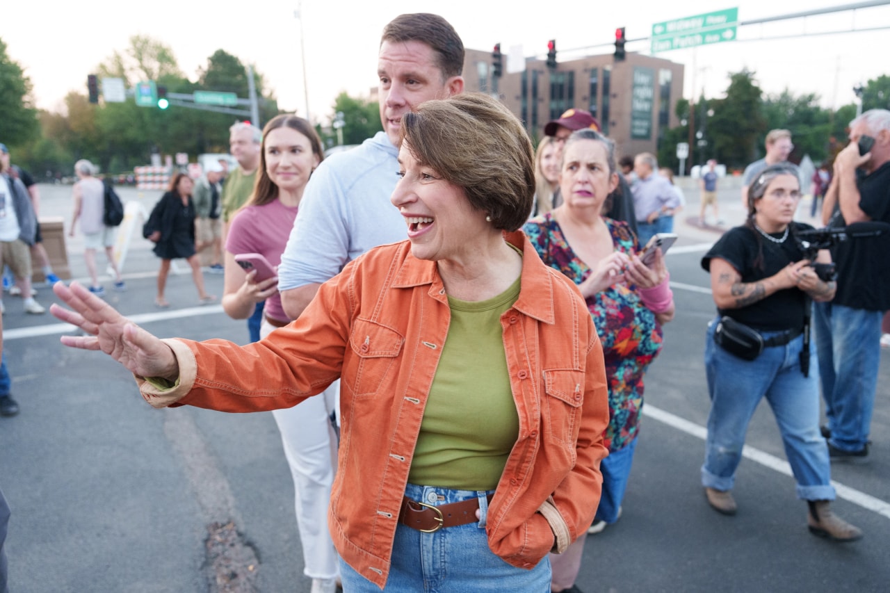 Minnesota es el blanco de las burlas de los republicanos. Amy Klobuchar dice que puede solucionarlo.