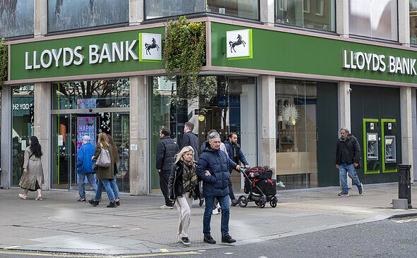 Lloyds closing 17 Lloyds and Halifax bank branches starting today