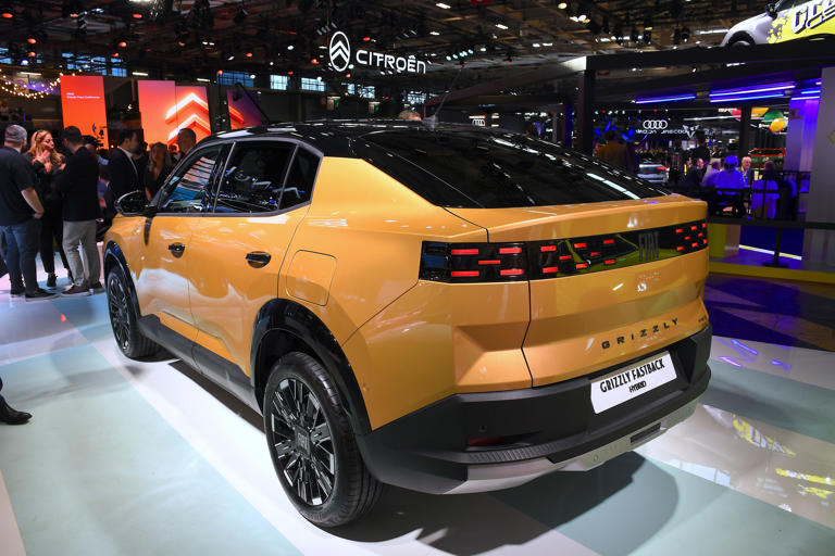 Fiat Grizzly SUV unwrapped as Grande Panda's bigger brother