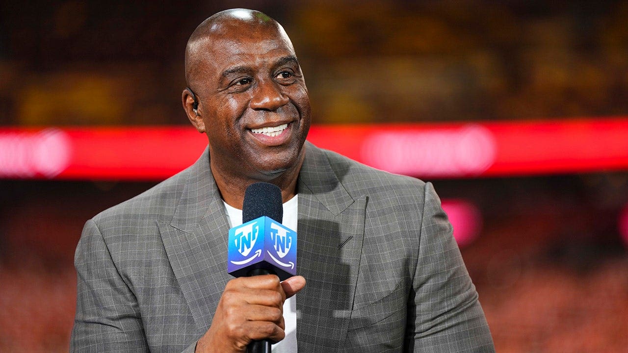 Magic Johnson makes rare critical post after Commanders' head ...