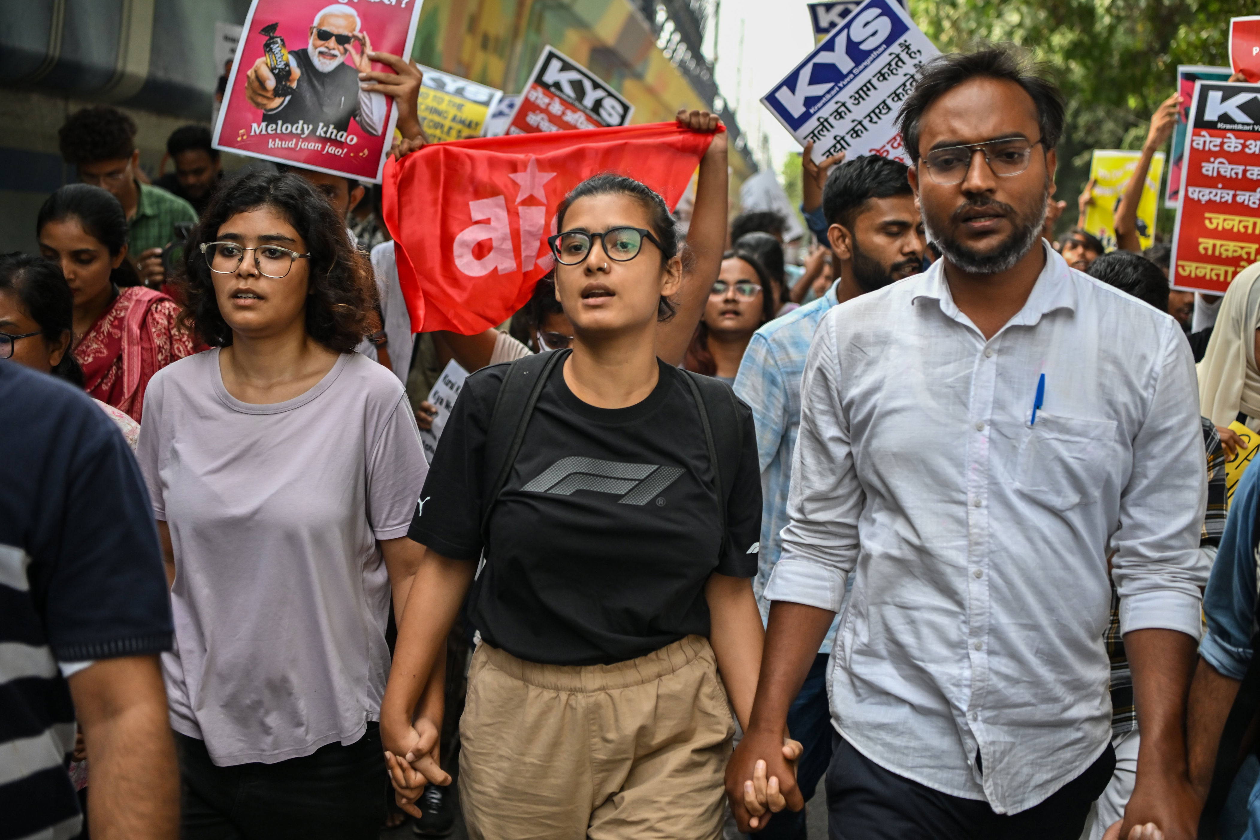 Defiant 'cockroach' leaders vow to continue protests in India