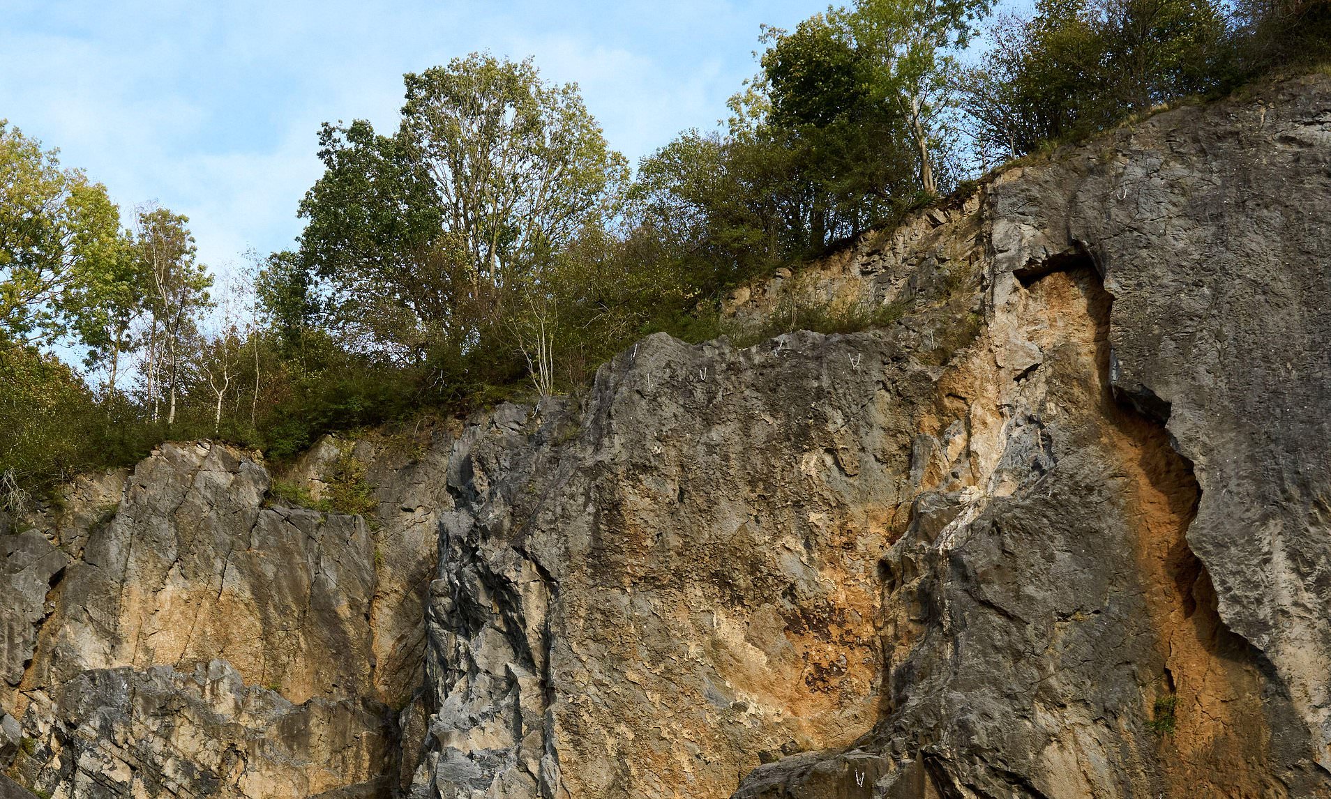 Bungee jump ends in tragedy as woman, 21, plunges 50ft into rocks to ...