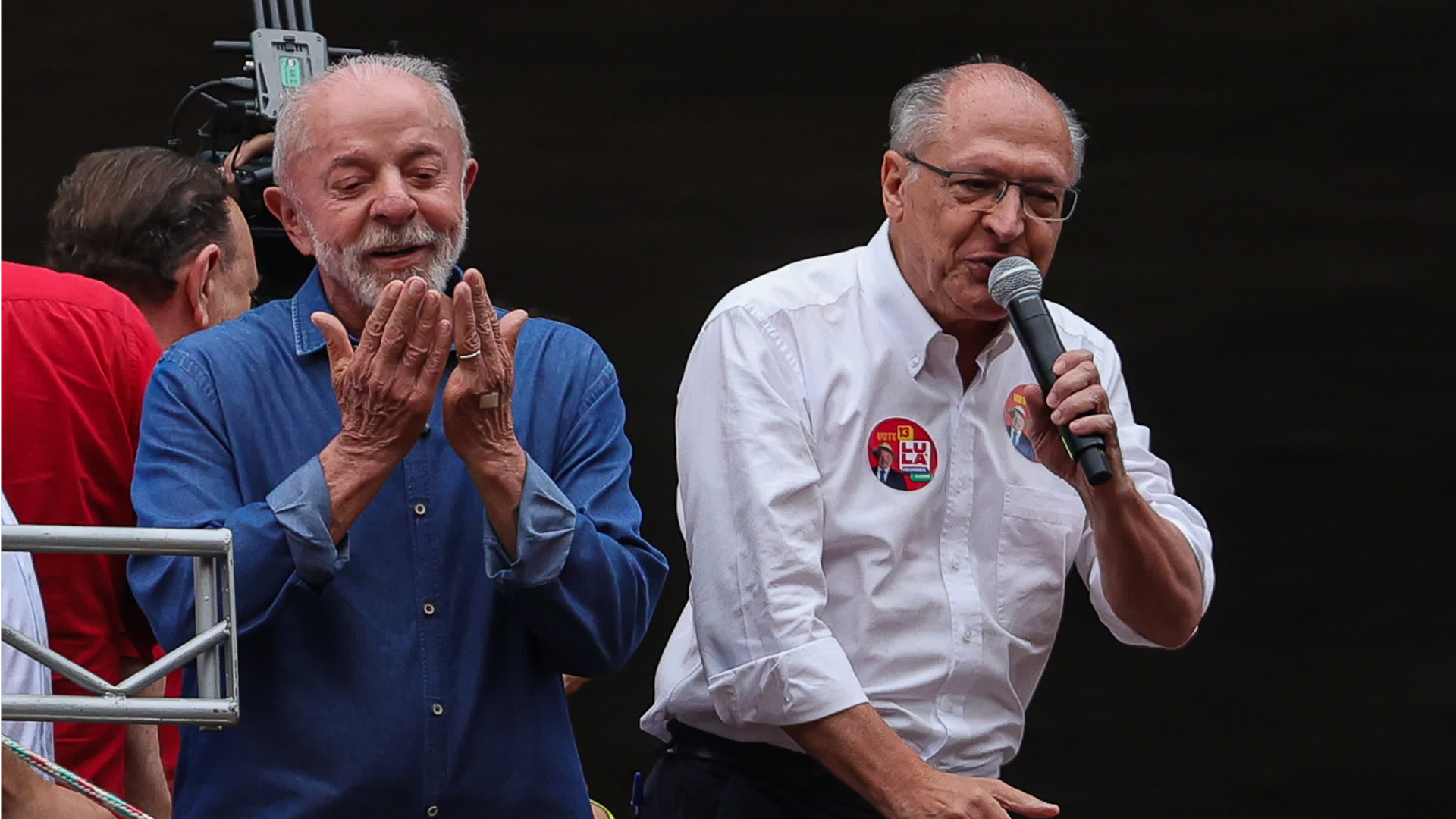 Brazil presidential rivals rally supporters ahead of October 25 runoff