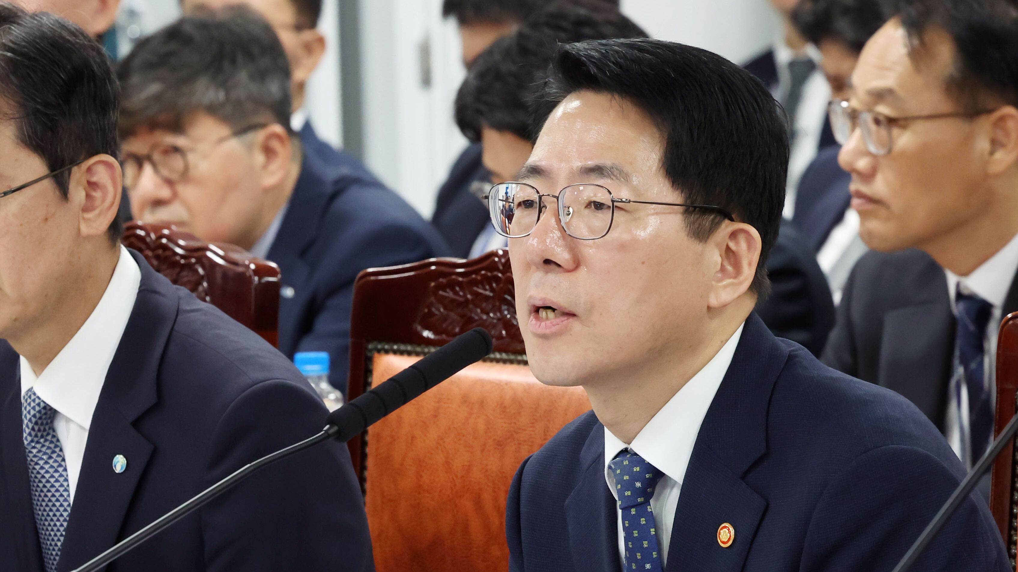 Oceans minister vows to address Port Authority integration concerns