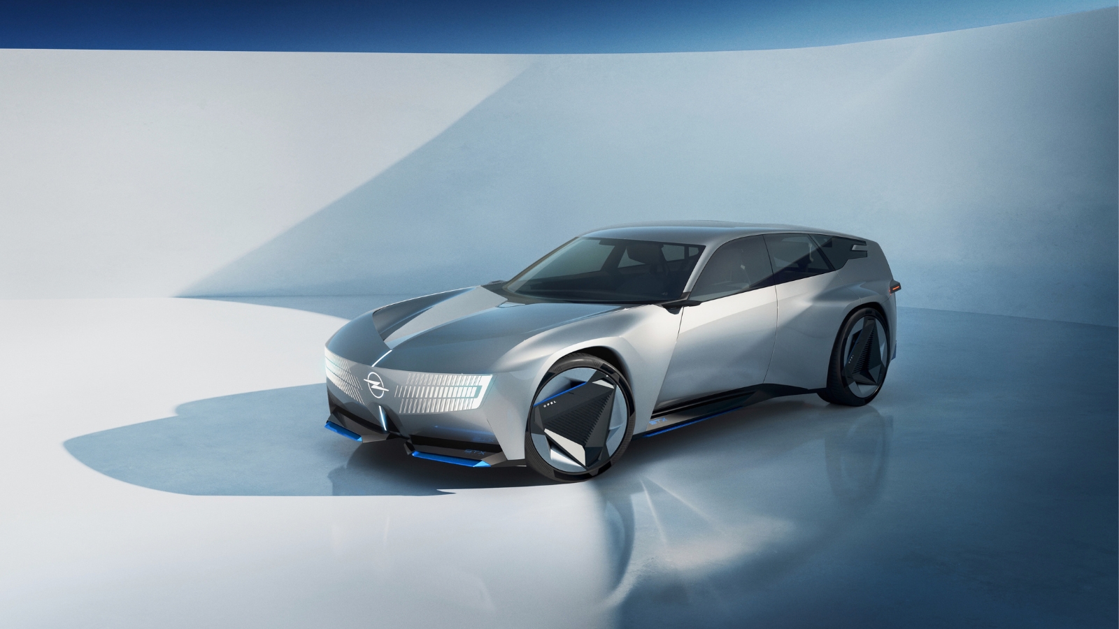Opel STX Concept (2026) : la future Astra break en filigrane, avec un ...
