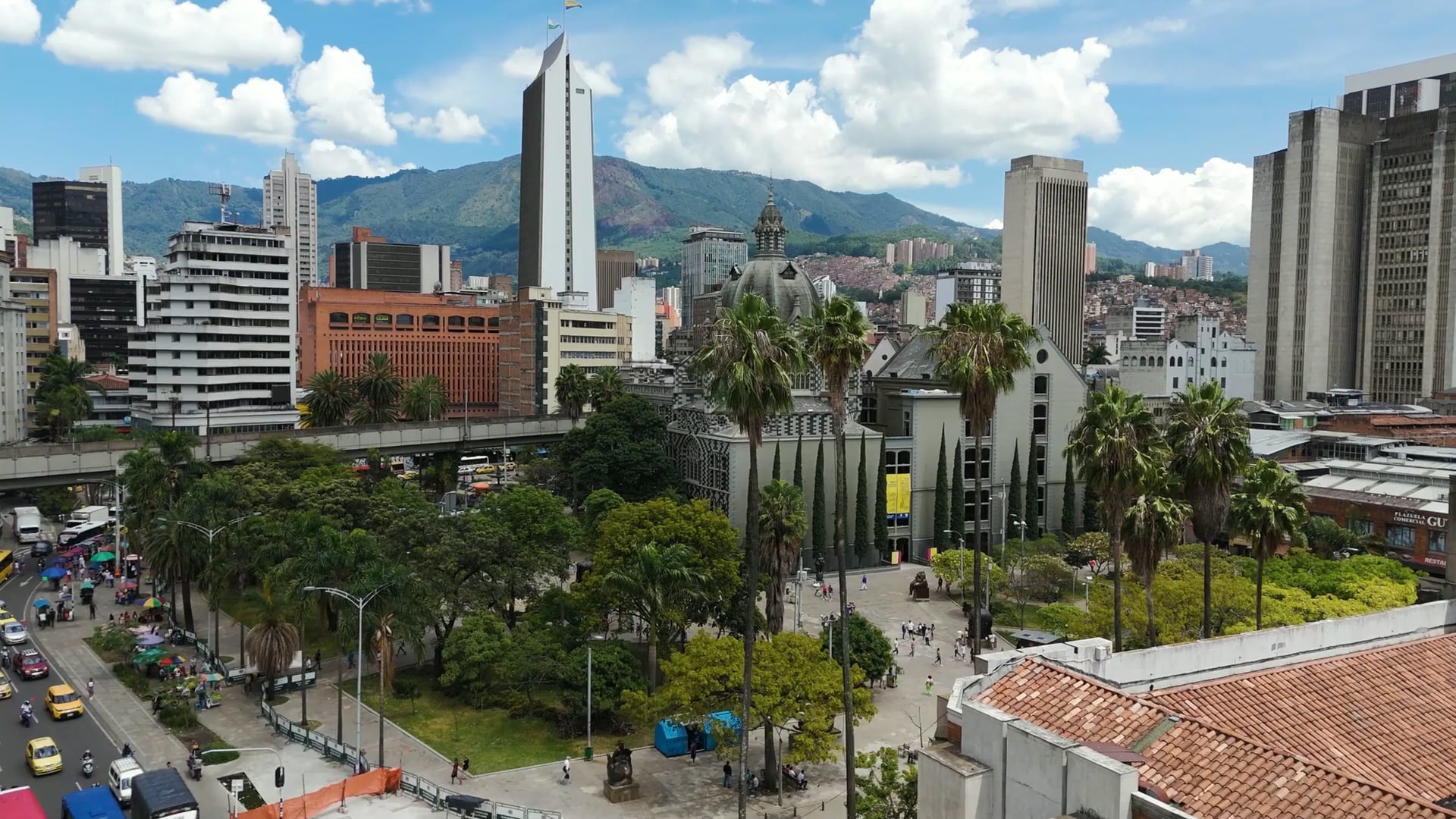 Medellín, Colombia: Drone tour of the Andean city - Worldwide