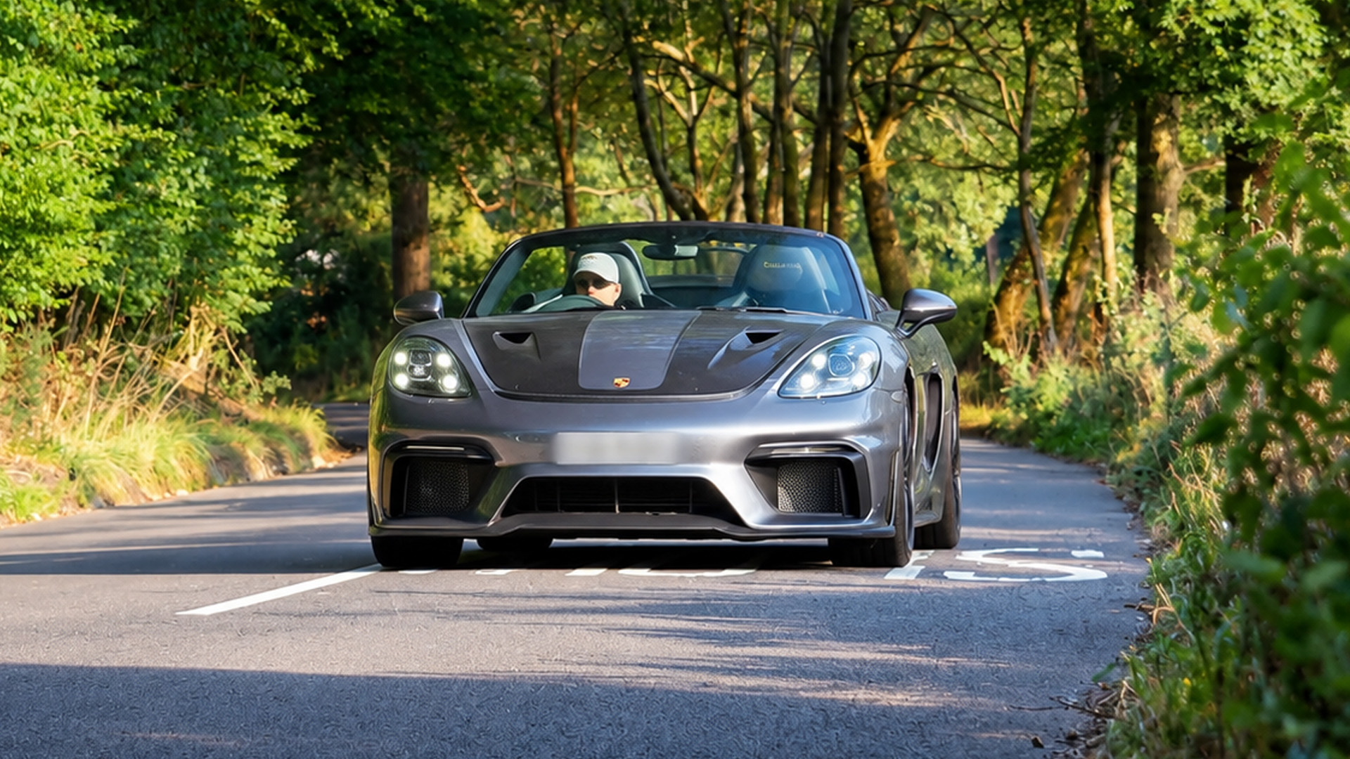 This Porsche 718 Spyder RS revs to 9,000 RPM
