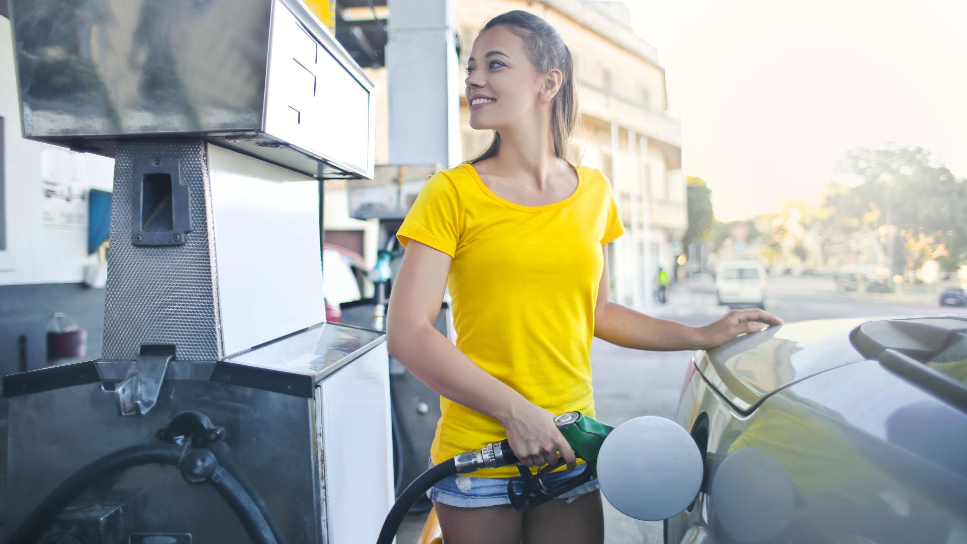 10 fuel-saving tricks that actually work & 10 that are mostly myths