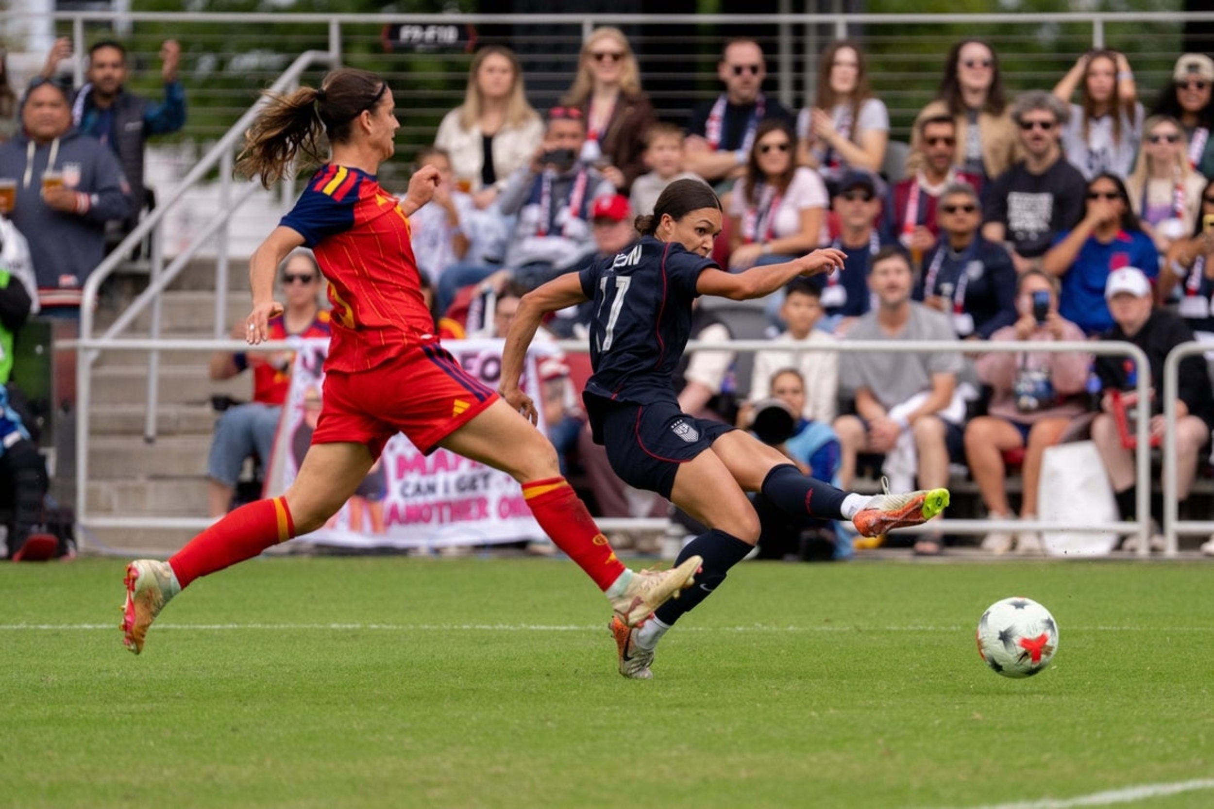 Spain's two early goals hold up in shutout win over USWNT