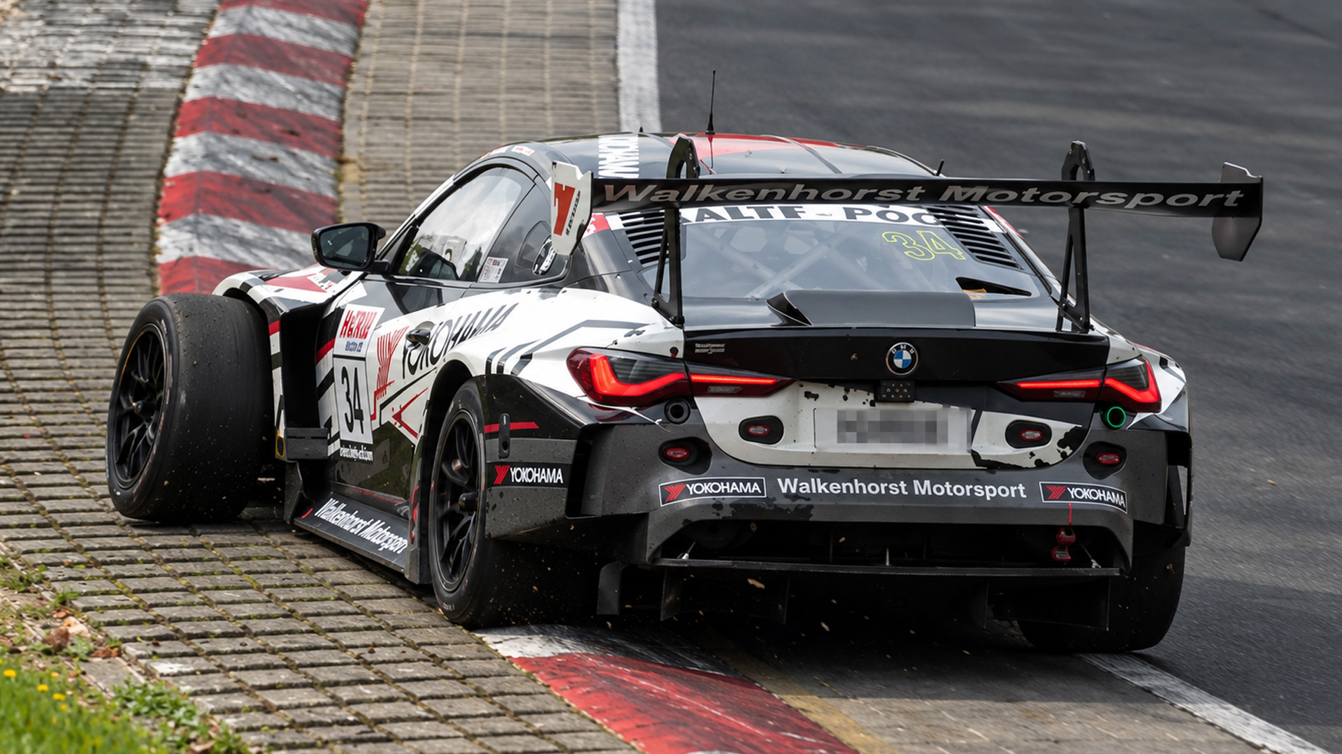 NLS 8 brings tight racing and heavy Nürburgring traffic