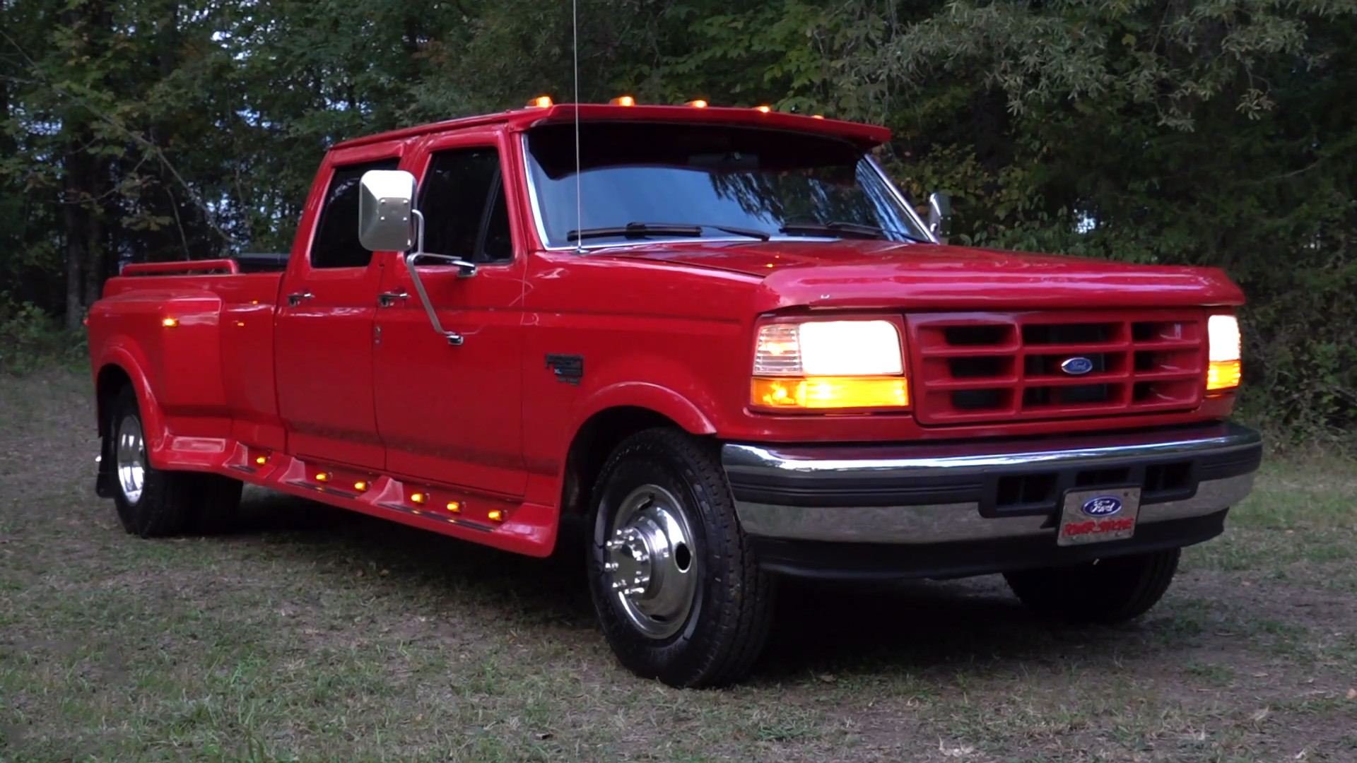Exploring a rare 1995 Ford F-350 crew cab dually diesel and its custom ...