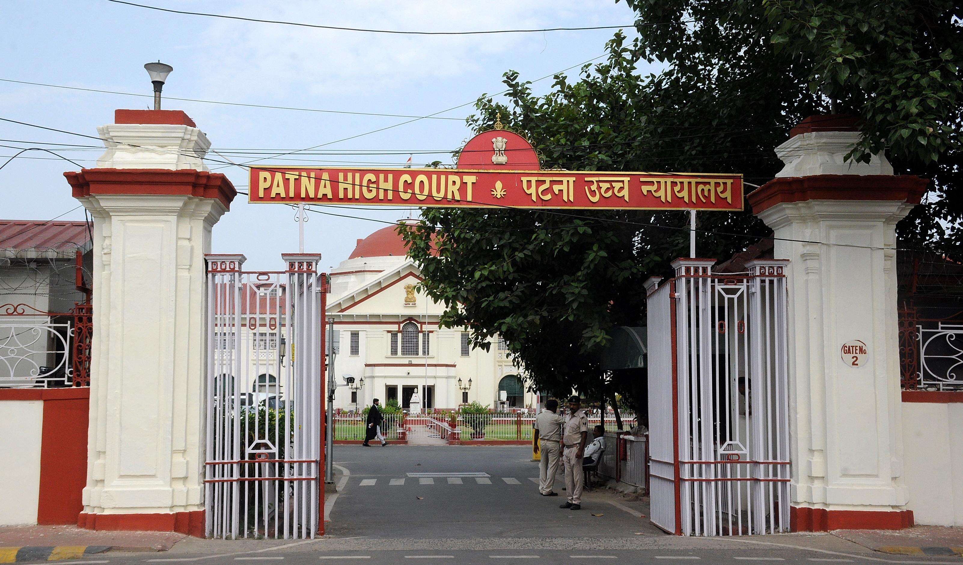 HC: Issue appointment letters for history, geography asst professors