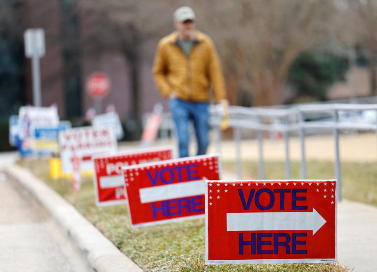 What needs to happen for Democrats or Republicans to win control of the ...