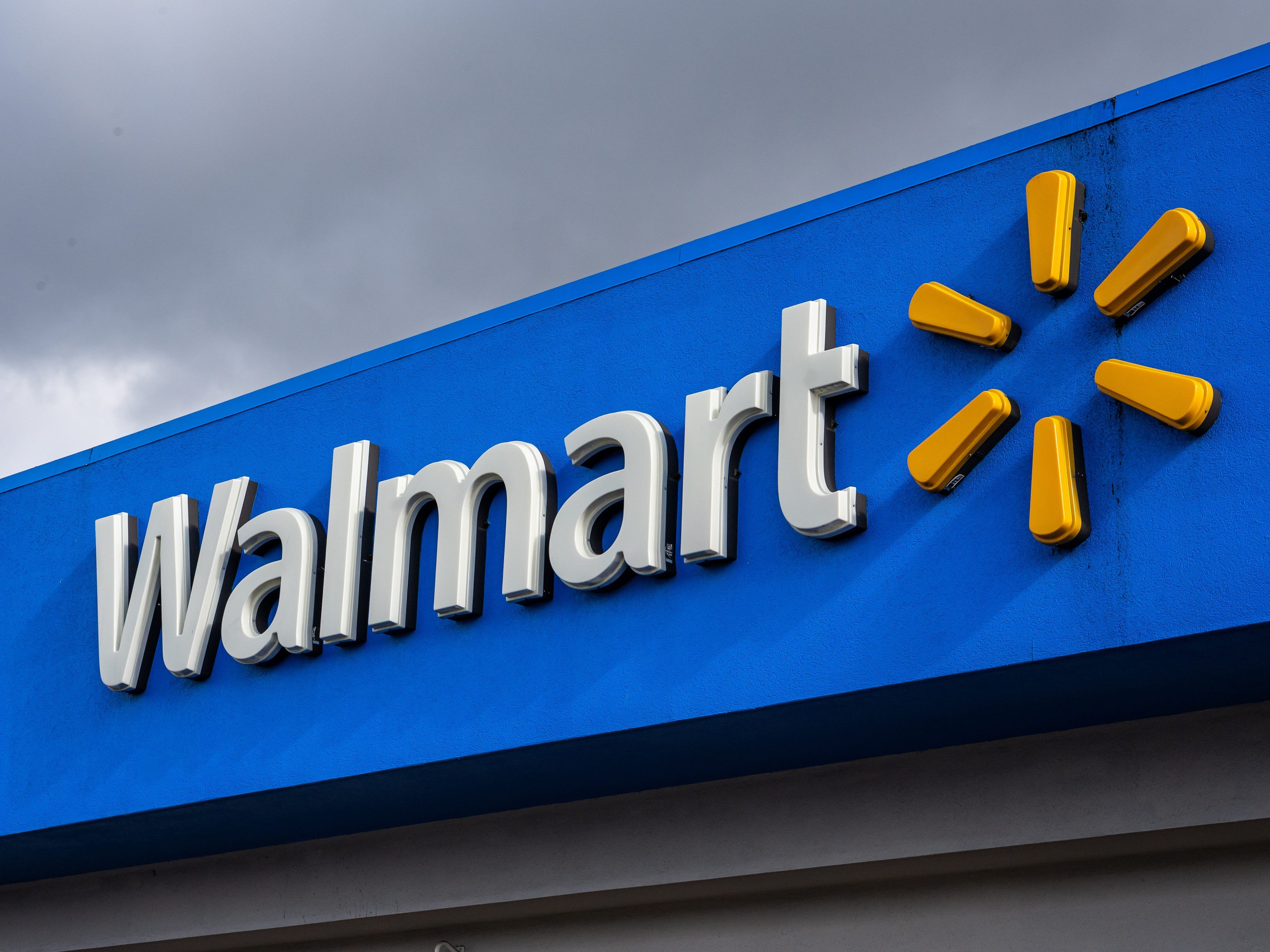The Walmart recession signal is hinting that a Fed rate cut is near