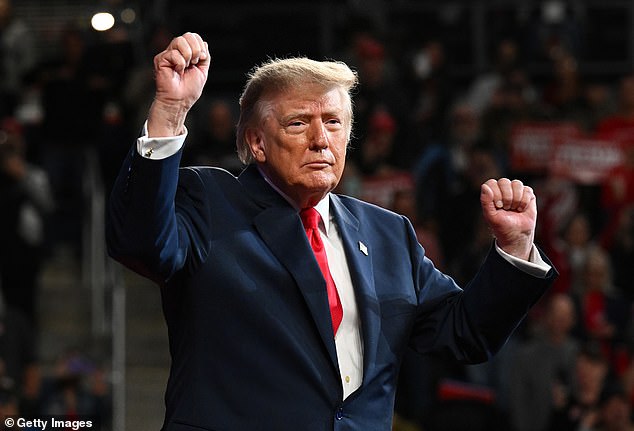 Trump heaps fresh praise on John Fetterman amid calls to join the GOP