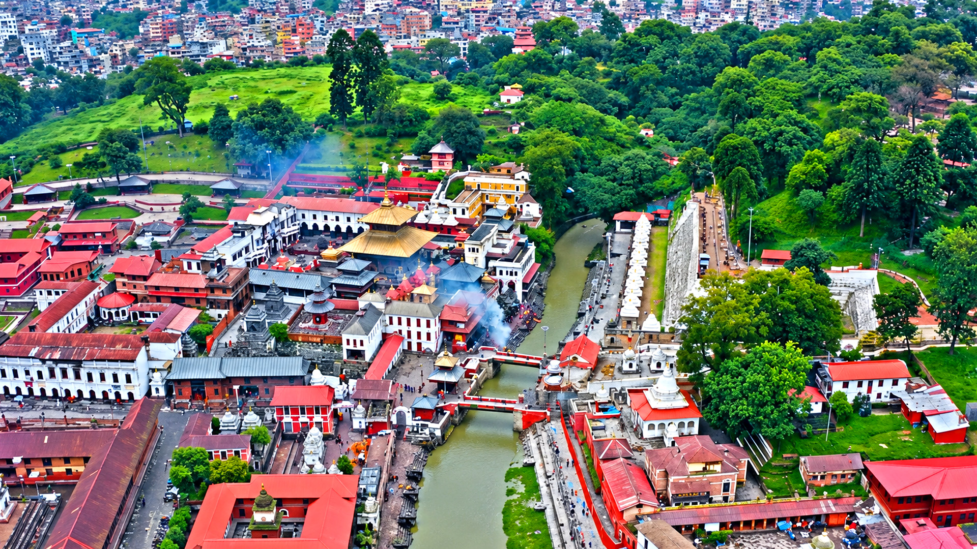 ¿Por qué se construyó el templo Pashupatinath junto a este río?