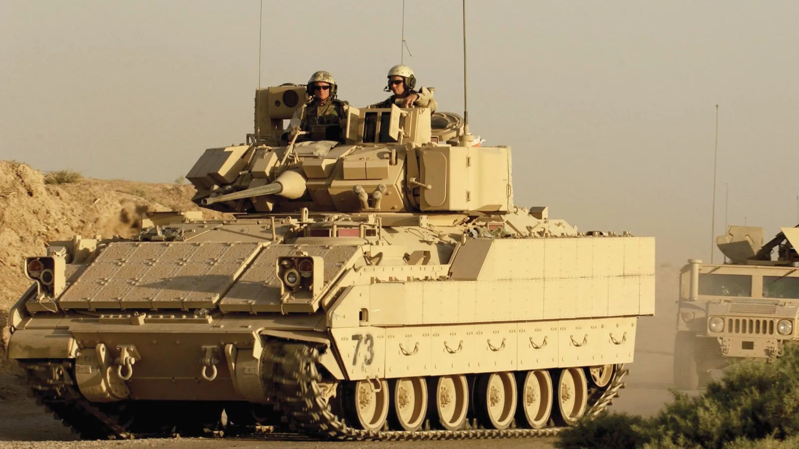 Russia tested a captured Bradley against the BMP-3 - The 25mm ...